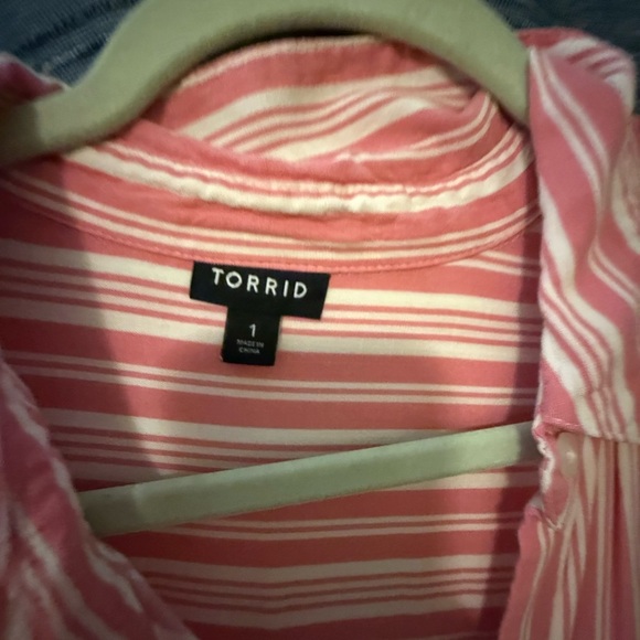 TORRID Set of 2 Textured Button-Up ShirtS - Picture 6 of 6